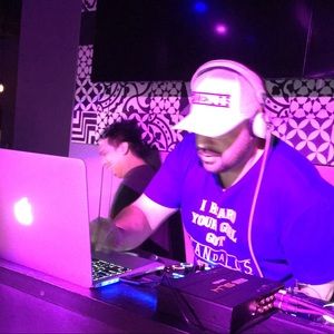 Meet your Posher, Carlos